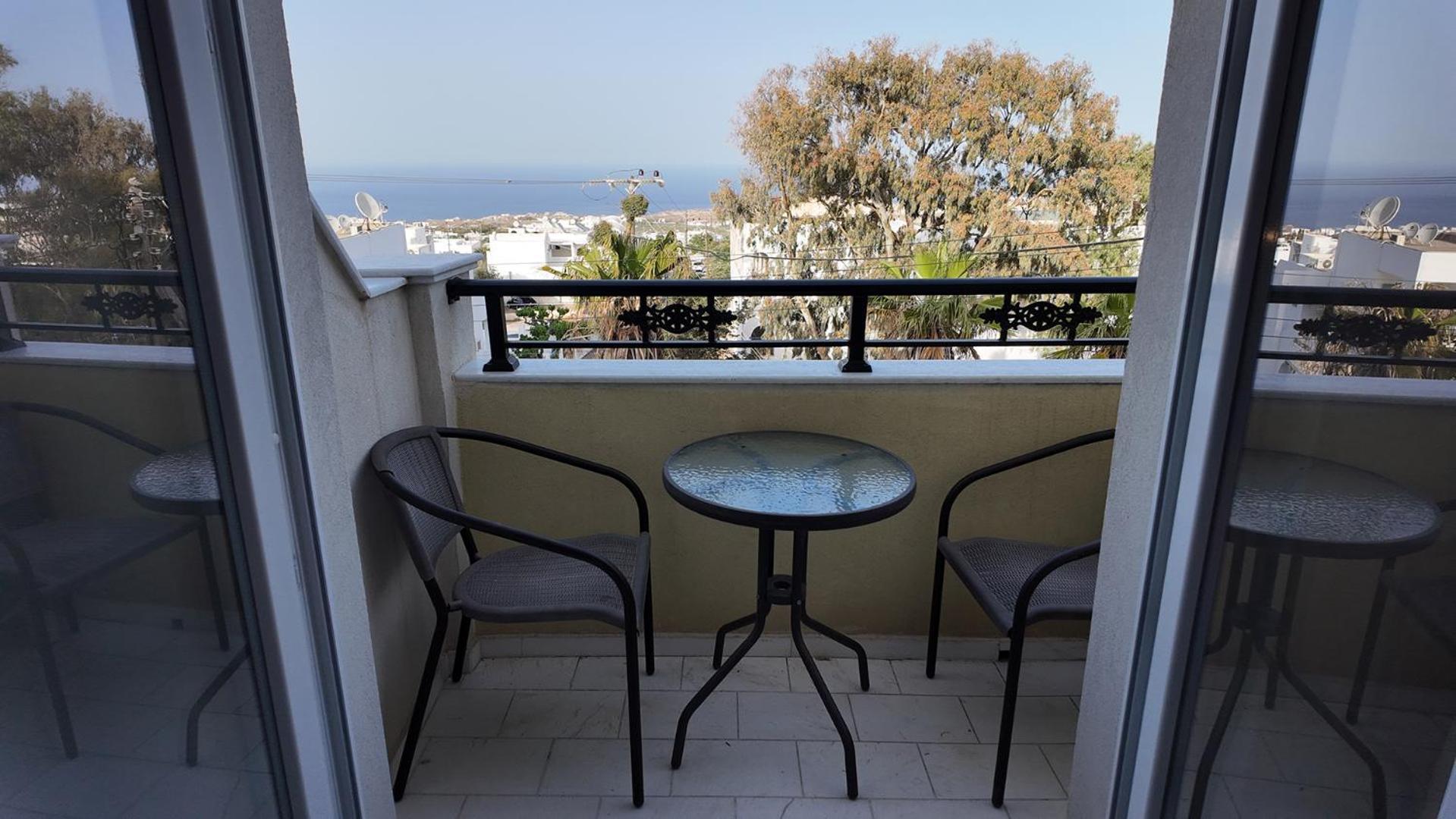 Santorini 3*