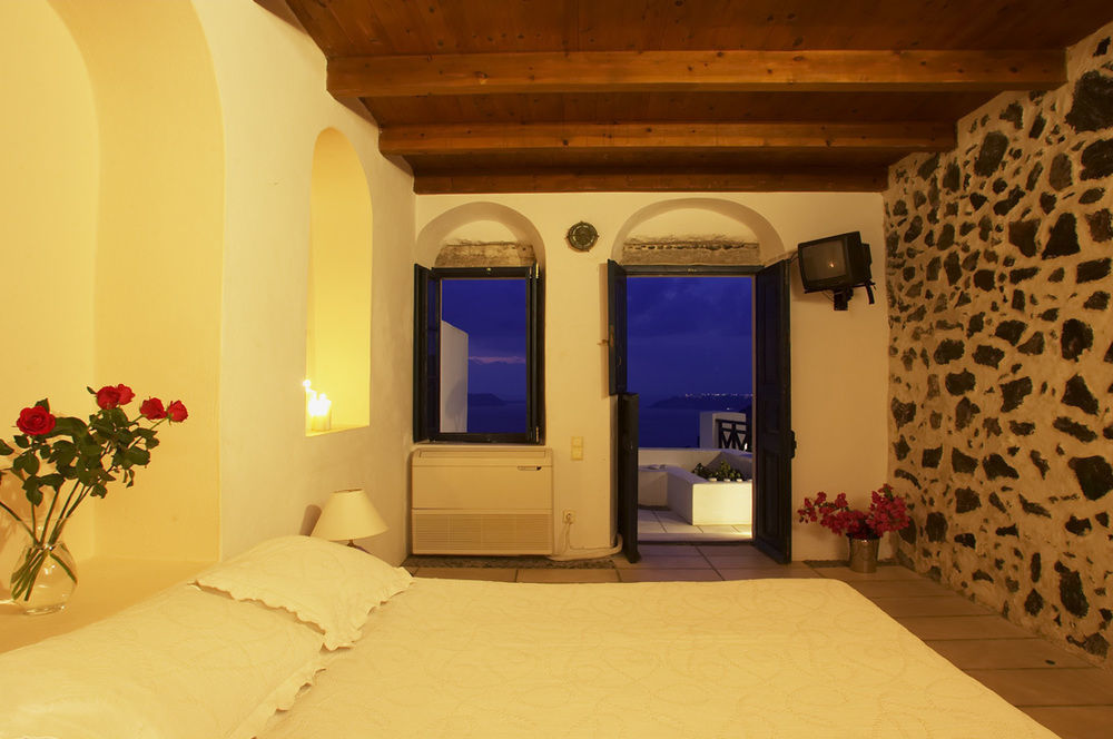 Santorini Hotel 3*
