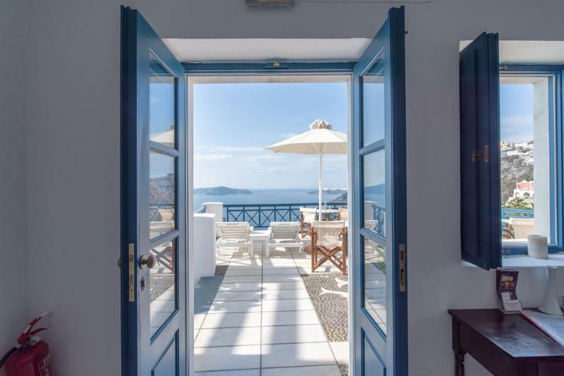 Santorini Hotel 3*