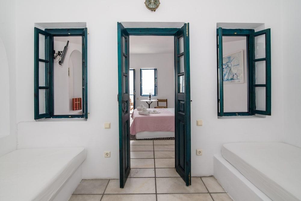 Santorini Hotel