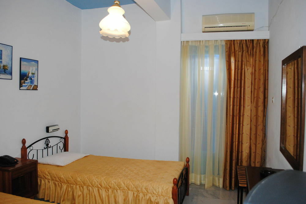 Santorini 3* Firá